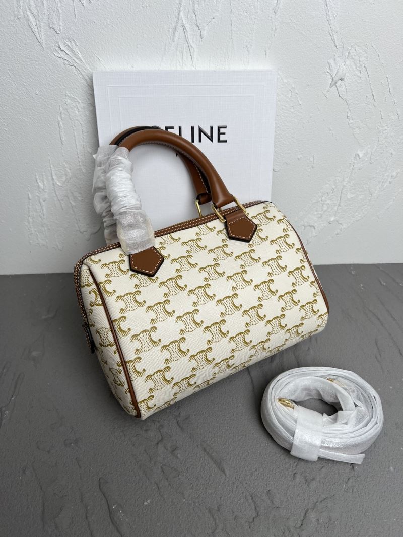 Ce1i*e triomphe bags